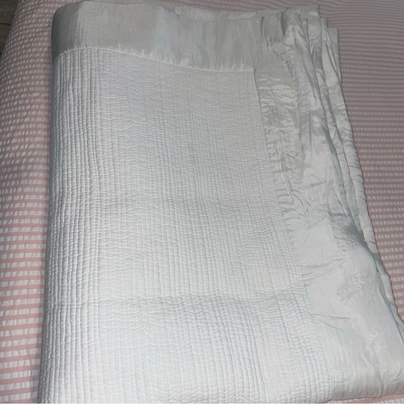 Yves Delorme Paris 70 X 96 Quilt Coverlet Blanket Grid Stitch White Silk Trim - Picture 1 of 10